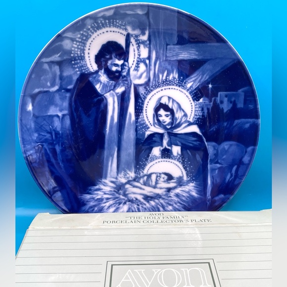 Set of 4 Avon Christmas Plates w/boxes - Picture 2 of 11